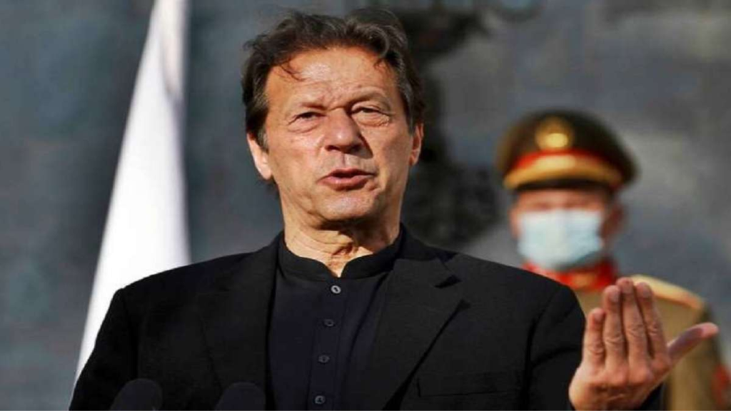 Police arrived in large numbers to arrest former PM Imran Khan