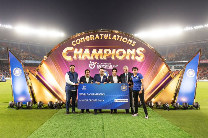 BCCI: Under-19 T20 World Cup champion Indian women's team honored. BCCI gave a check of 5 crores at Narendra Modi Stadium