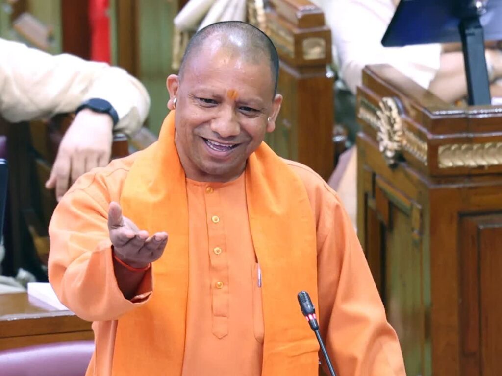 CM Yogi's taunt on Akhilesh: Said - It is good that even the socialists are now worried about the population